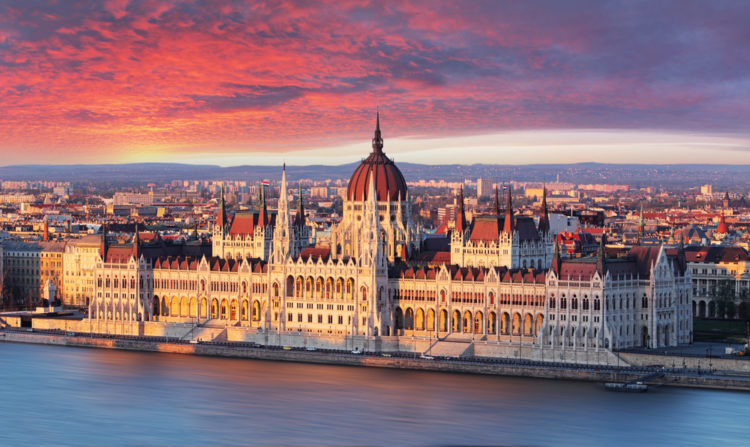 Panduan Wisata Budapest: Tempat Terbaik untuk Dikunjungi di Kota Dua Sisi, Buda dan Pest